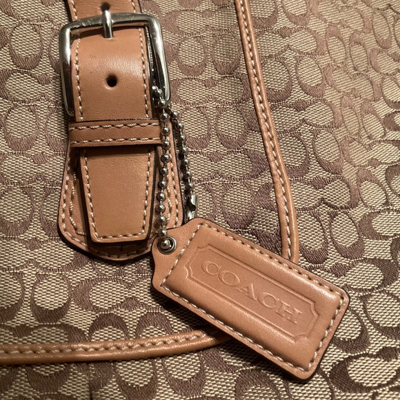 Coach duffle bag with removable crossbody strap - Picture 8 of 12
